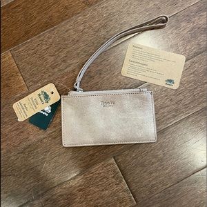 New! Roots Canada Card Wristlet - Champagne Leather